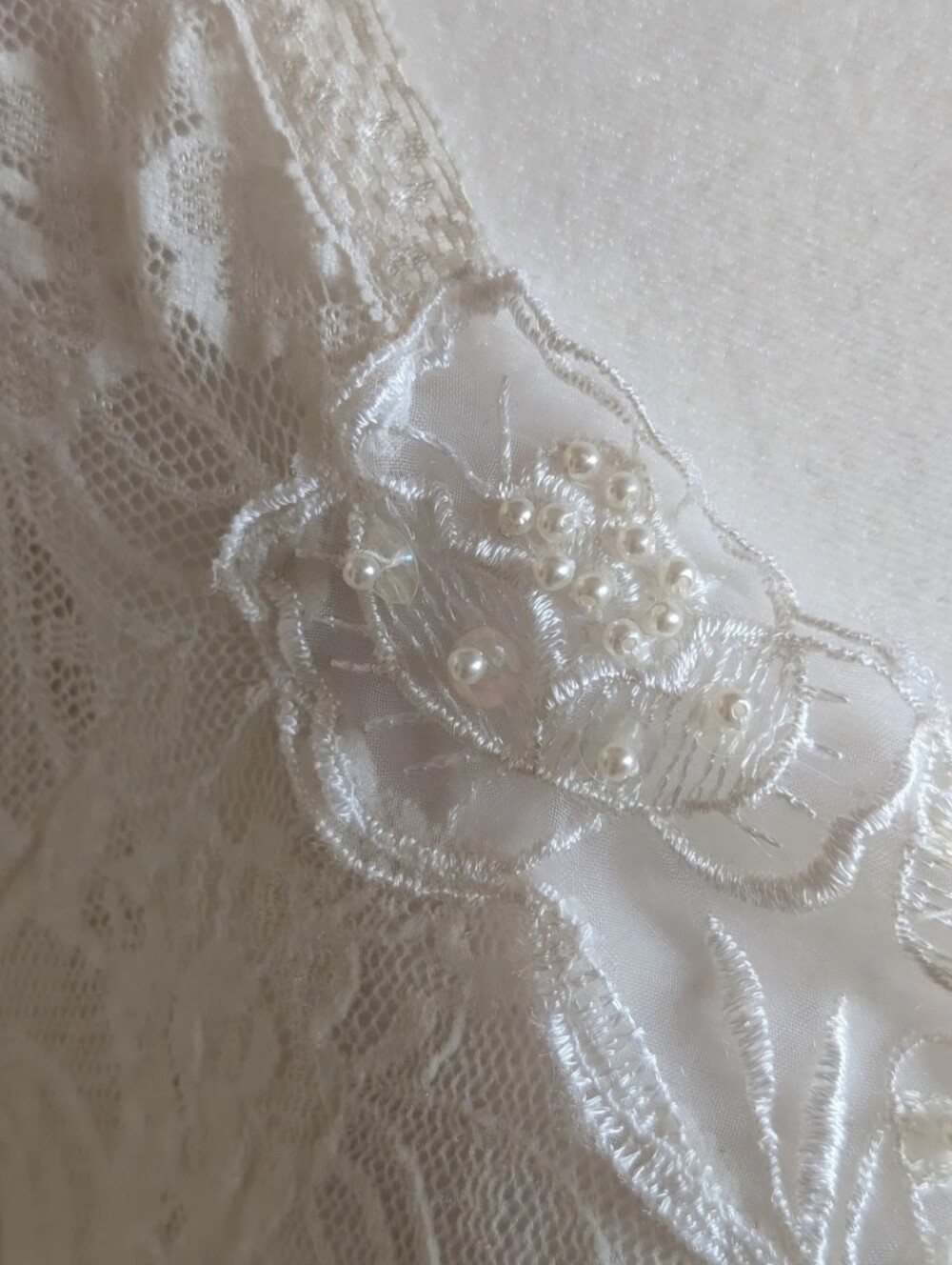 Vintage Ivory Nightgown 2X Plus Size Lace Pearl Beaded Nylon Made In USA - Picture 4 of 15
